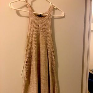 Cute top or can even be worn as a dress!